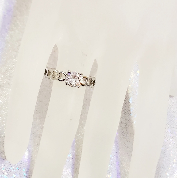 Size 6 Sterling silver CZ Crystal heart ring - Picture 3 of 11